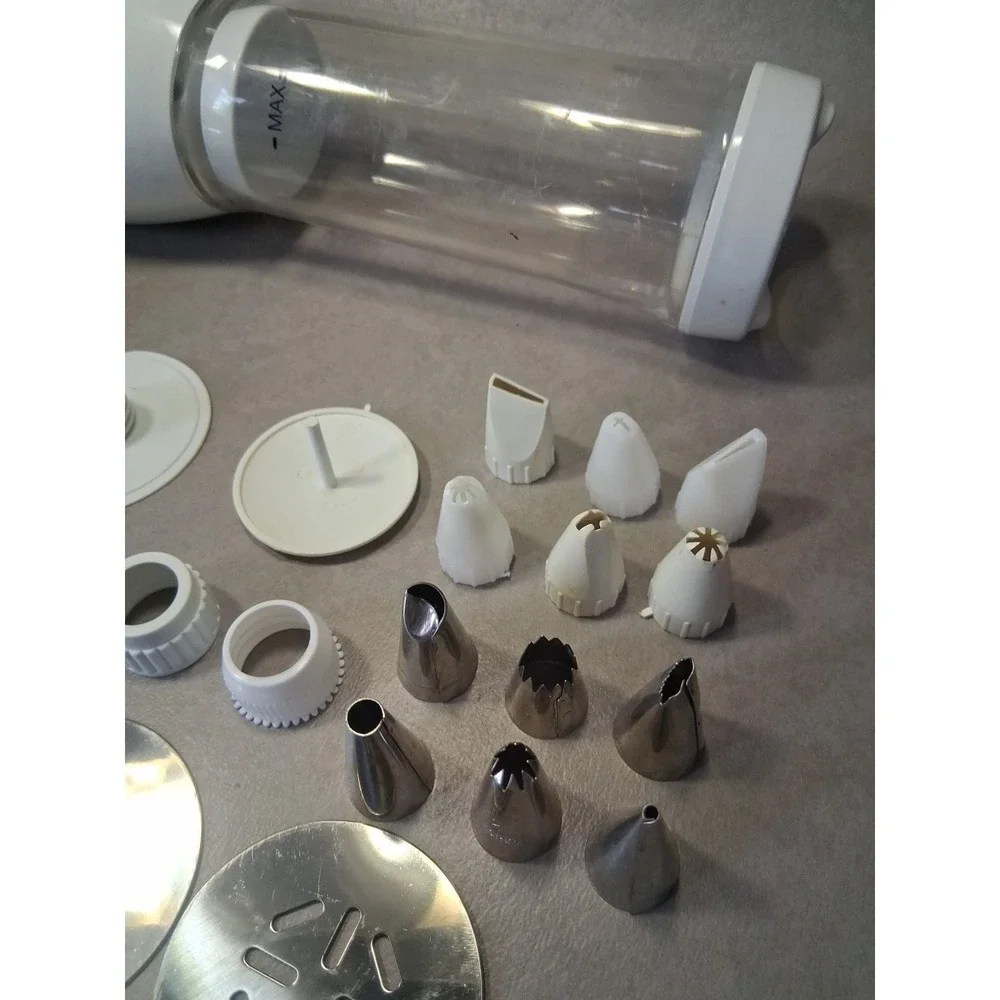 Salton Electric Cookie Press CKM25 Spritz Maker 12 Discs 15 Filler Tips And More - Picture 4 of 8